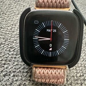 Fit bit versa 2 great condition